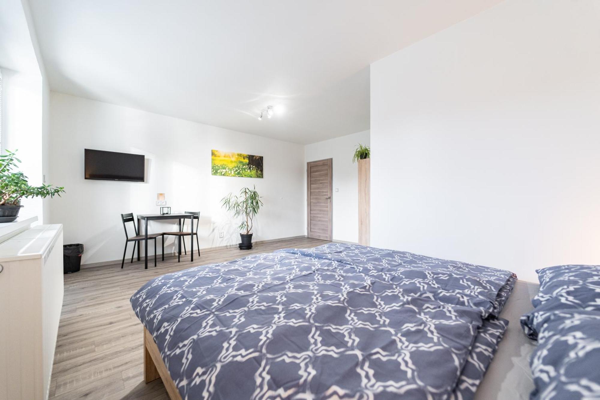 Apartmany Tera Miletin ภายนอก รูปภาพ